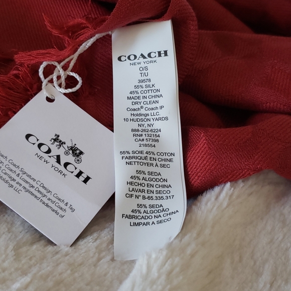 Coach Red stole - Picture 4 of 4